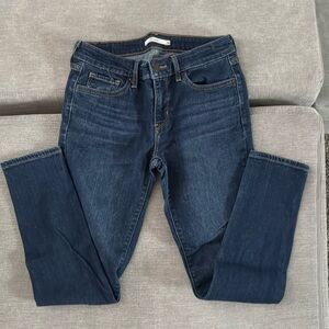 Women’s Levi jeans size 26 skinny